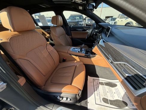 Used 2022 BMW 750i xDrive w/ Executive Package AWD/4WD image 27