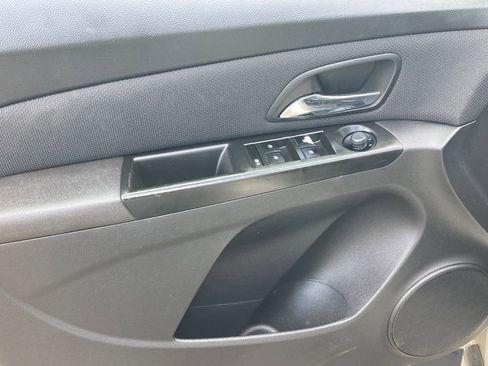 Used 2013 Chevrolet Cruze LT image 10