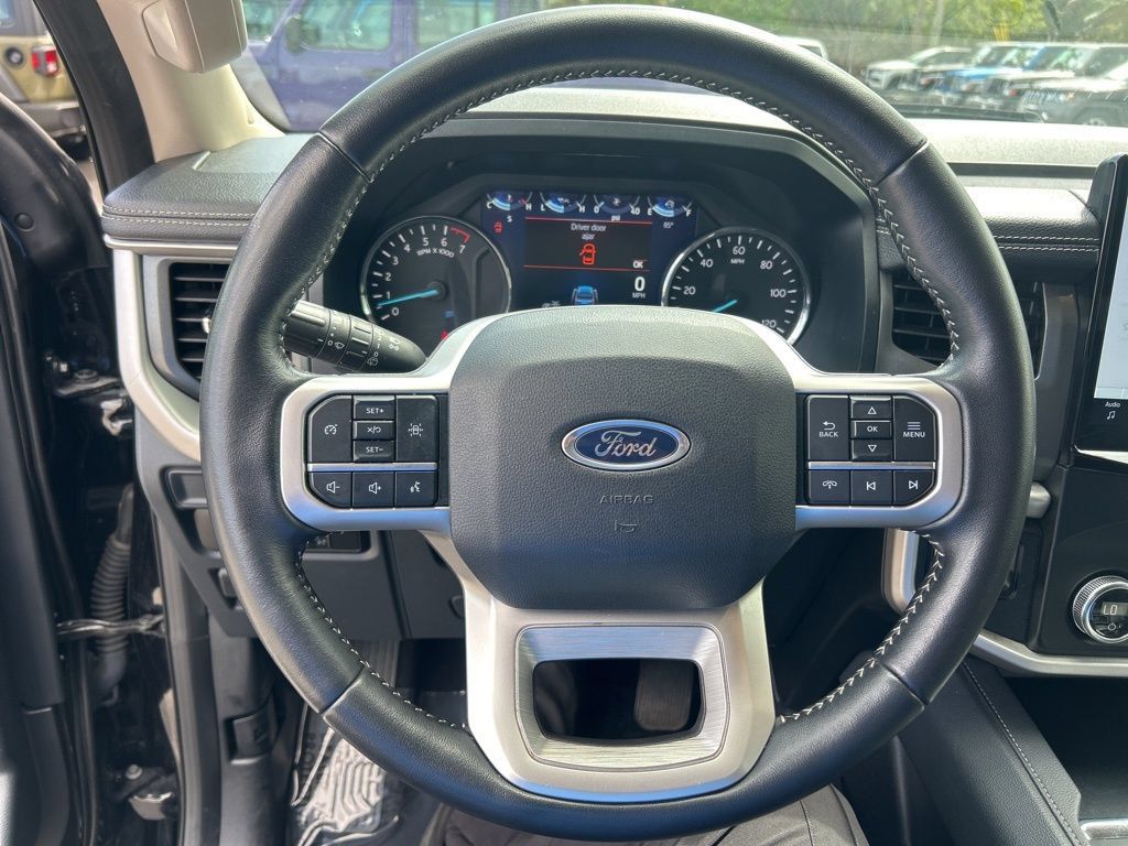 Used 2024 Ford Expedition XLT AWD/4WD image 16