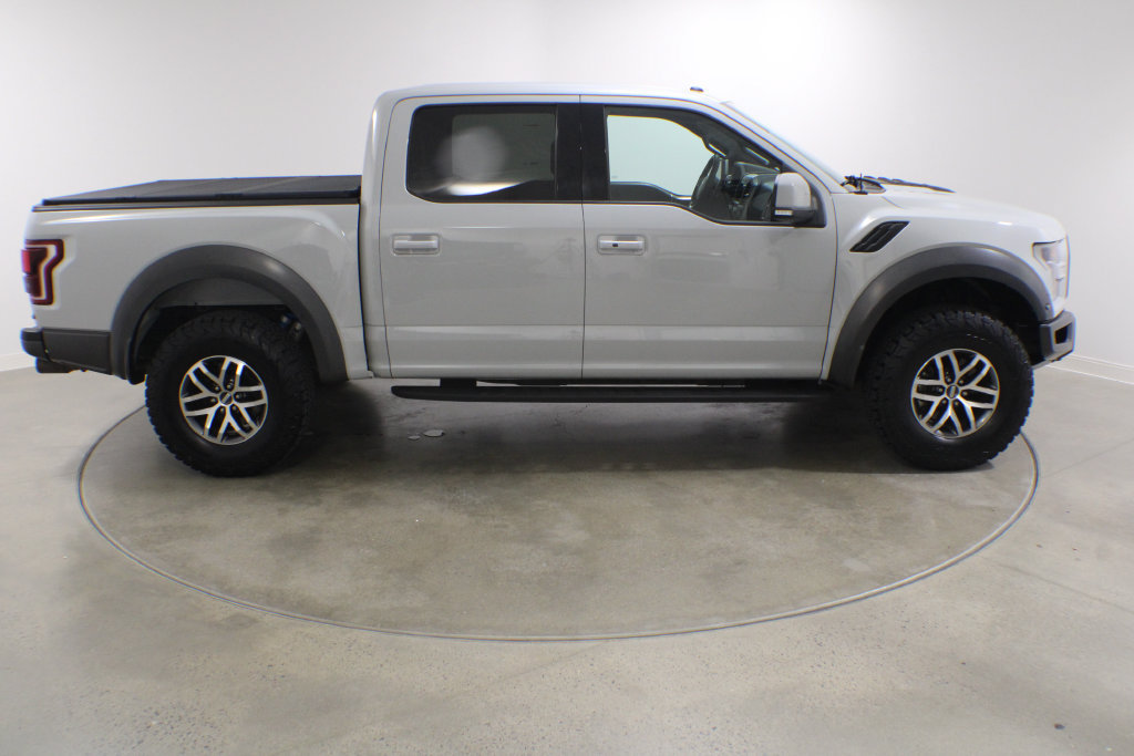 Used 2017 Ford F150 Raptor w/ Equipment Group 802A Luxury AWD/4WD image 7