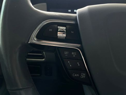 Used 2021 Lincoln Navigator Black Label w/ Cargo Convenience Package image 44