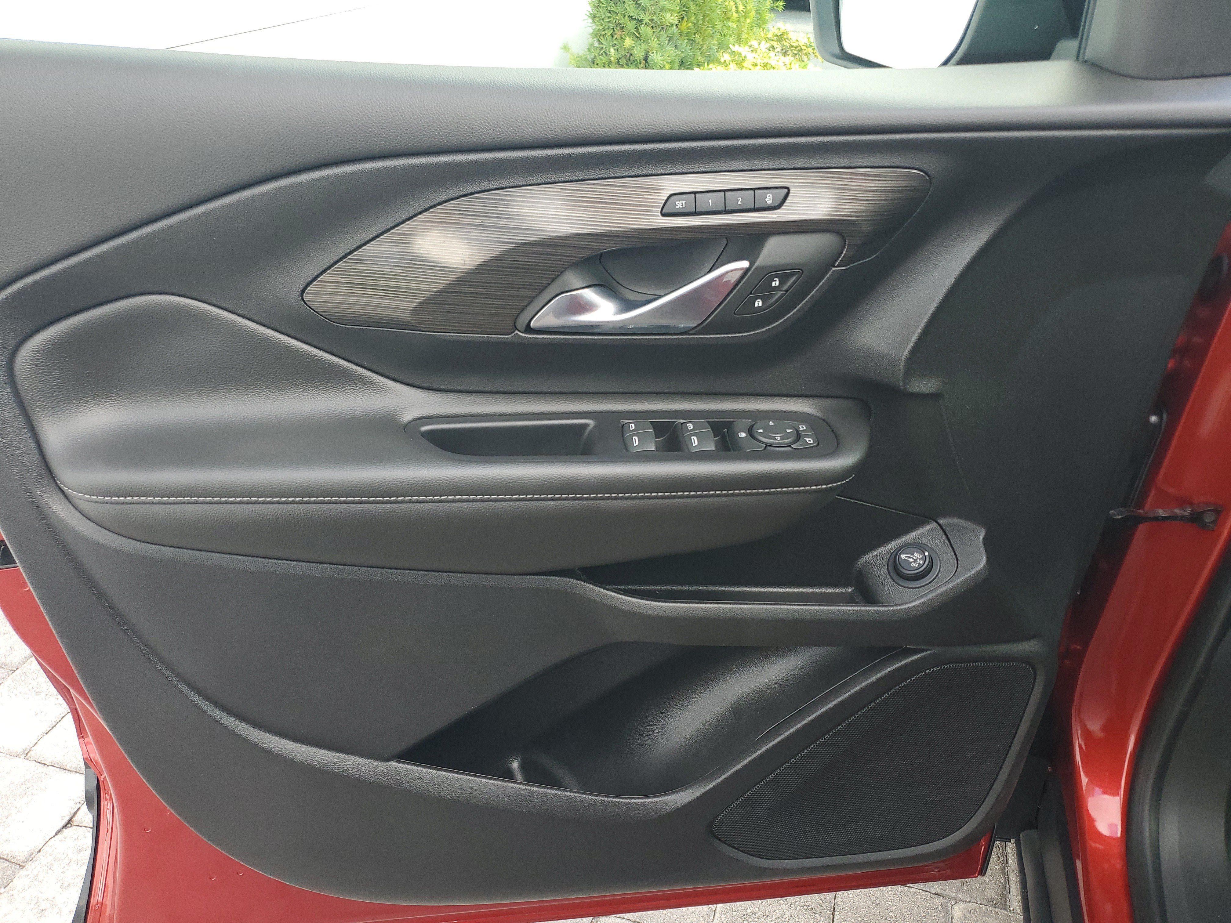 Used 2023 GMC Terrain SLT w/ Tech Package FWD image 19