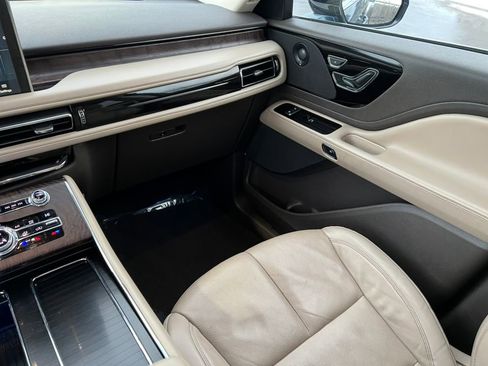 Used 2020 Lincoln Aviator Reserve w/ Equipment Group 201A image 34