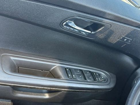 Used 2012 GMC Acadia Denali image 21