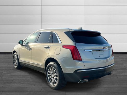 Used 2017 Cadillac XT5 Luxury w/ Driver Awareness Package FWD image 3