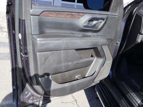 Used 2022 Chevrolet Tahoe LT w/ LT Signature Plus Package image 17