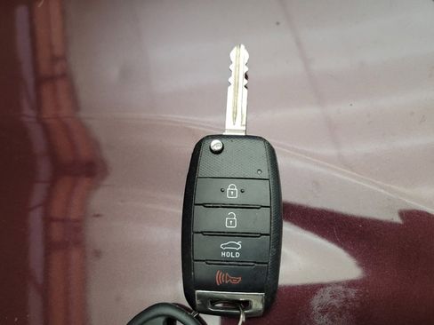 Used 2017 Kia Forte LX FWD image 32