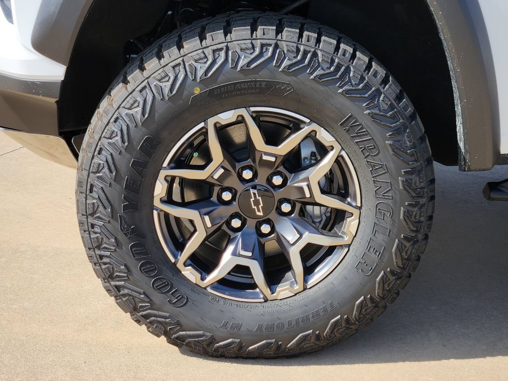 New 2026 Chevrolet Colorado ZR2 w/ Technology Package AWD/4WD image 9