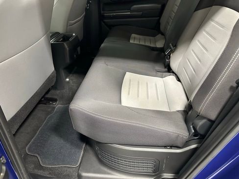 Used 2025 Toyota Tacoma TRD Off-Road image 45