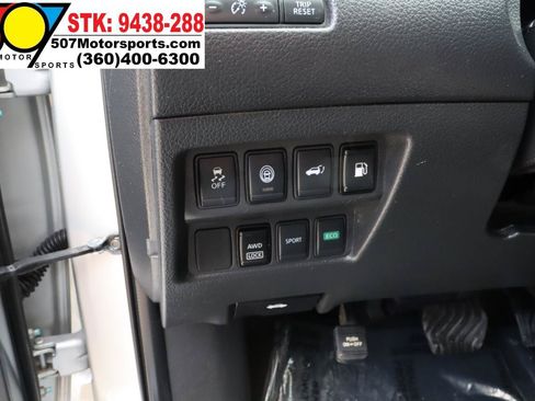 Used 2020 Nissan Rogue SV AWD/4WD image 17