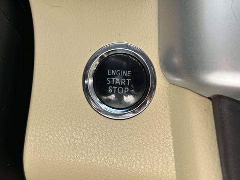 Used 2018 Toyota Highlander XLE FWD image 29