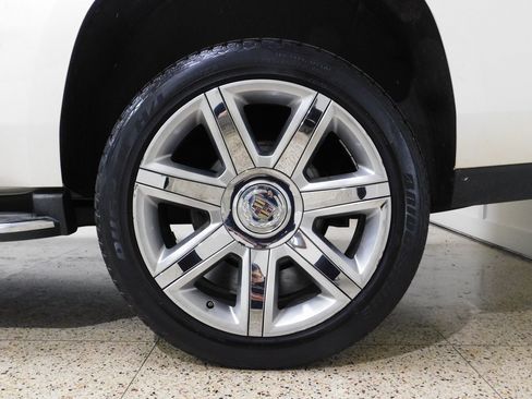 Used 2015 Cadillac Escalade Luxury image 99