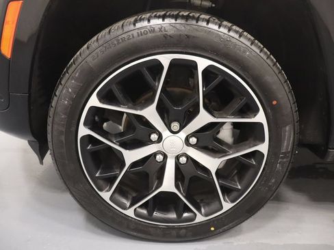 Certified 2022 Jeep Grand Cherokee Summit AWD/4WD image 31