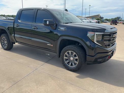 Used 2024 GMC Sierra 1500 AT4 w/ AT4 Preferred Package AWD/4WD image 3