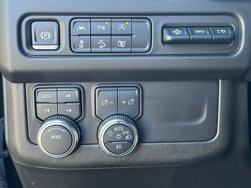 Used 2024 GMC Yukon AT4 w/ AT4 Premium Package AWD/4WD image 31