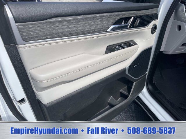 Used 2024 Jeep Wagoneer Series II w/ Flexible Seating Group AWD/4WD image 18