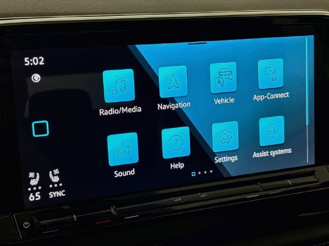 Used 2025 Volkswagen Atlas Cross Sport SE AWD/4WD image 16