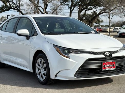Used 2024 Toyota Corolla LE image 3