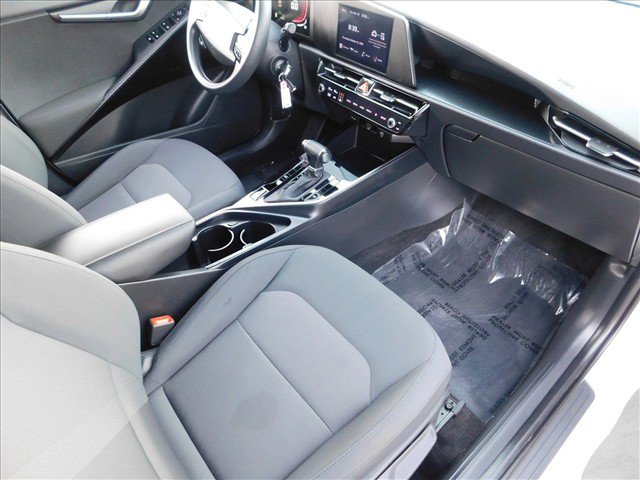 Used 2025 Kia Niro LX FWD image 27
