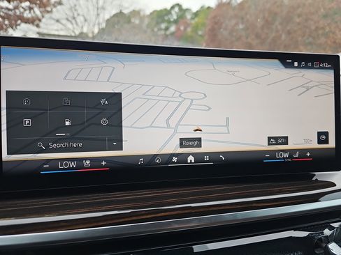 Used 2026 BMW X5 xDrive40i w/ Executive Package image 25