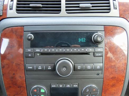 Used 2014 Chevrolet Tahoe LT w/ Luxury Package image 21