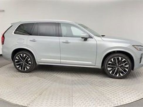 Certified 2025 Volvo XC90 B6 Plus w/ Protection Package Premier image 9
