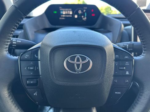 Used 2024 Toyota bZ4X FWD image 35