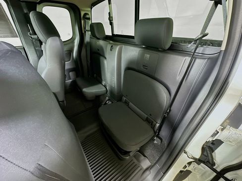 Used 2025 Nissan Frontier S w/ S Utility Package image 14