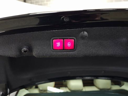 Used 2020 Mercedes-Benz C 300 4MATIC Sedan image 9