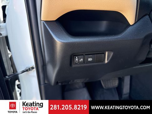 Used 2021 Toyota RAV4 XLE image 10