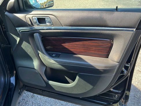 Used 2010 Lincoln MKS AWD image 23