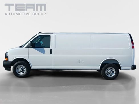 New 2025 Chevrolet Express 3500 Extended w/ Driver Convenience Package image 4