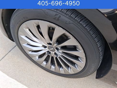 Used 2018 Genesis G90 3.3T Premium image 15