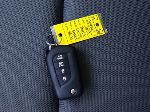 Used 2023 Toyota Corolla LE w/ Carpet Mat Package (TMS) FWD image 58