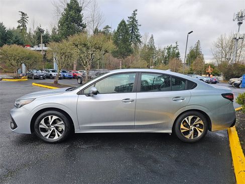 Used 2025 Subaru Legacy Premium image 4