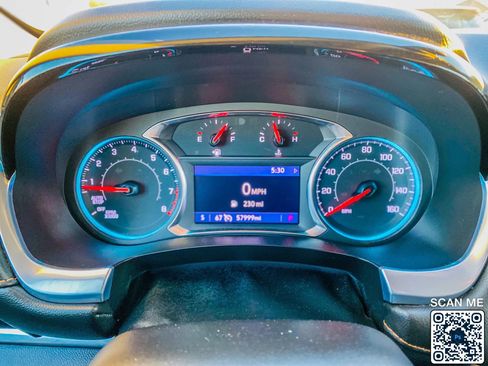 Used 2021 Chevrolet Traverse LT image 20