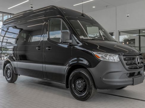New 2025 Mercedes-Benz Sprinter 2500 image 12