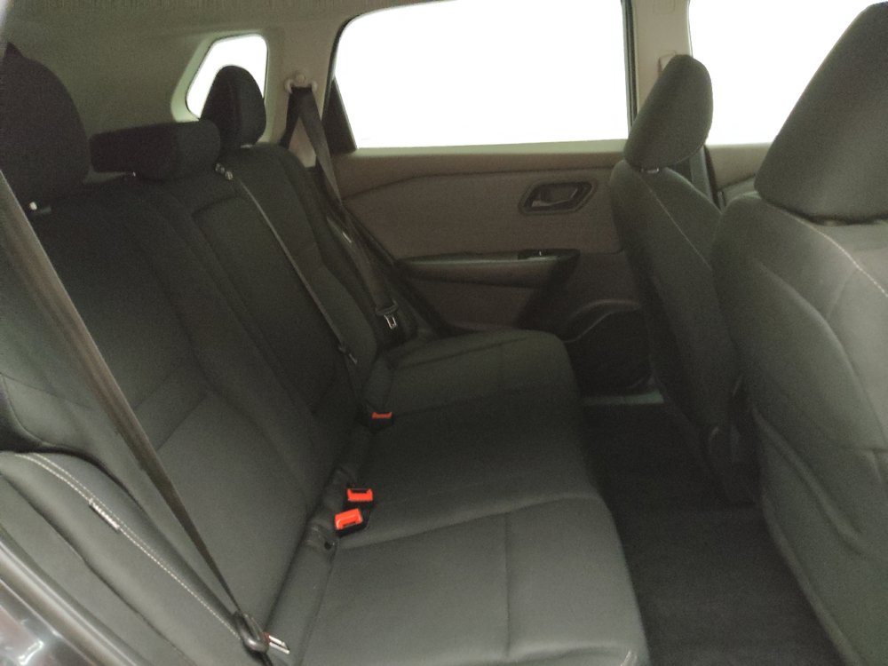 Used 2023 Nissan Rogue S FWD image 19