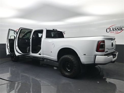 Used 2024 RAM 3500 Laramie w/ Night Edition image 31