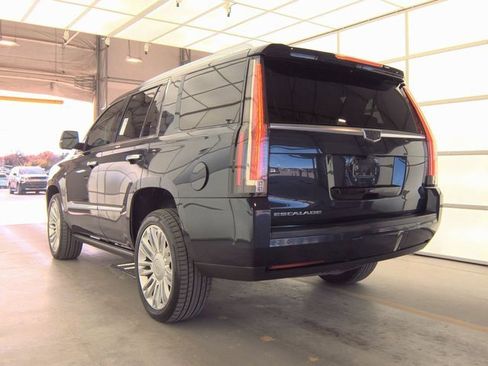 Used 2019 Cadillac Escalade Platinum image 4