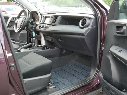 Used 2018 Toyota RAV4 LE w/ All Weather Liner Package AWD/4WD image 19