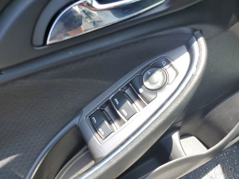 Used 2017 Chevrolet Malibu LT FWD image 21