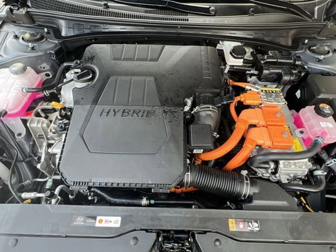 Certified 2025 Hyundai Elantra Limited image 28