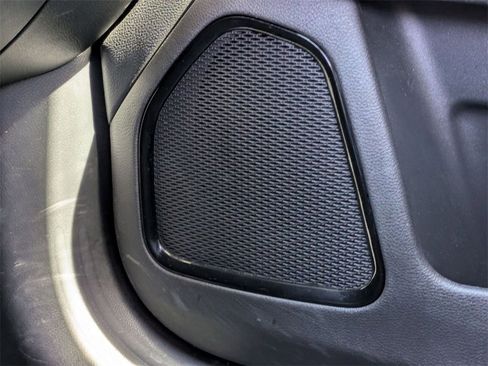 Certified 2022 Jeep Compass Limited image 17