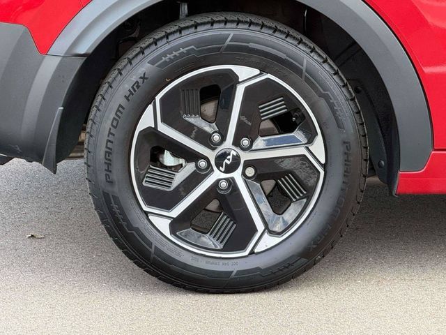 Used 2024 Kia Niro EX FWD image 9