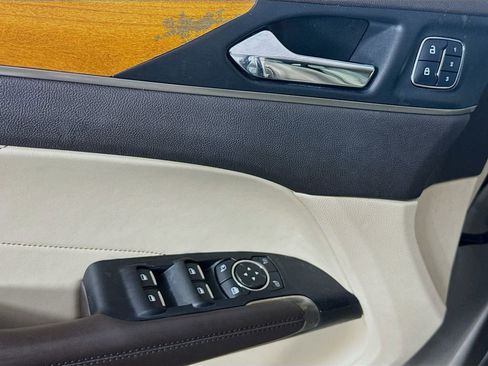 Used 2017 Lincoln MKC Select w/ Select Plus Package image 21