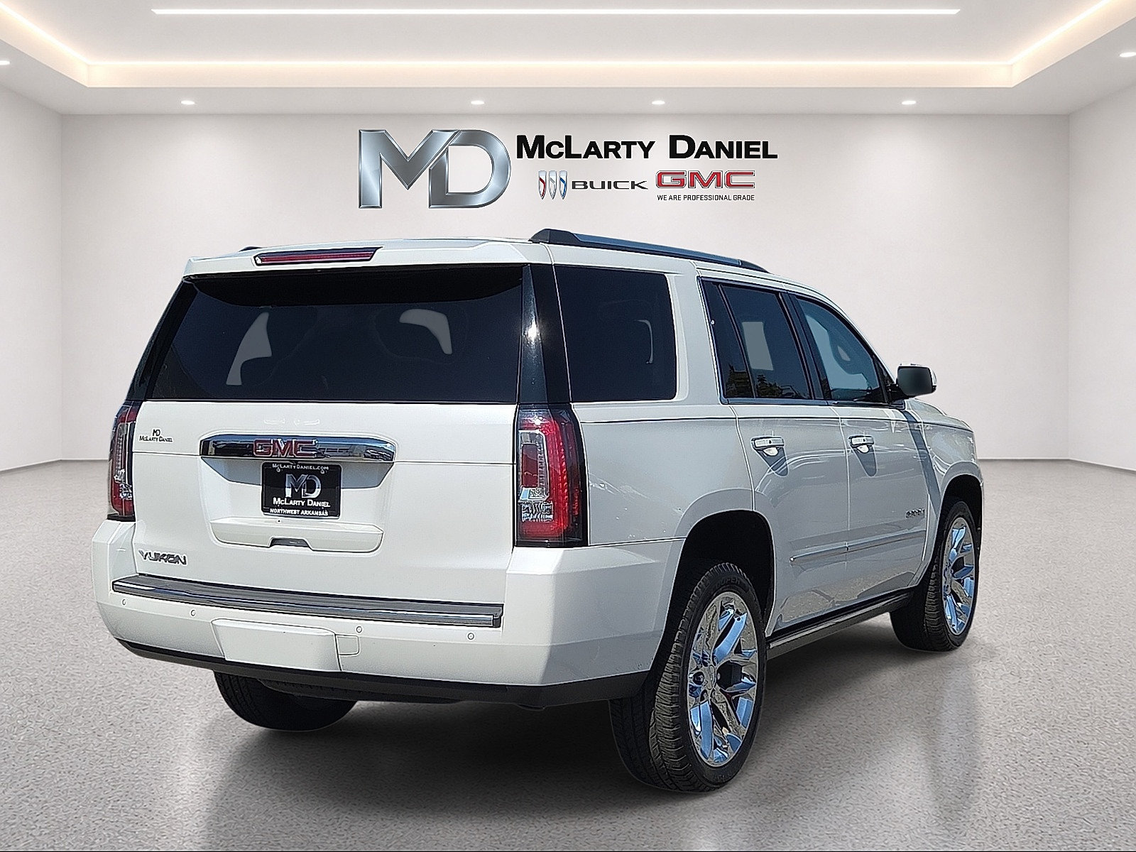 Certified 2018 GMC Yukon Denali w/ Denali Ultimate Package AWD/4WD image 14