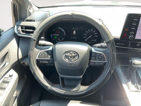 Used 2024 Toyota Sienna XSE w/ XSE Plus Package AWD/4WD image 12