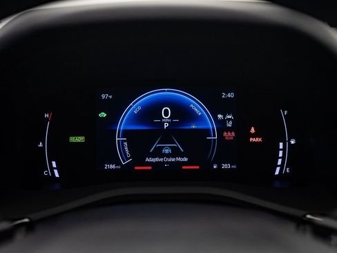 Used 2025 Toyota Camry SE image 25