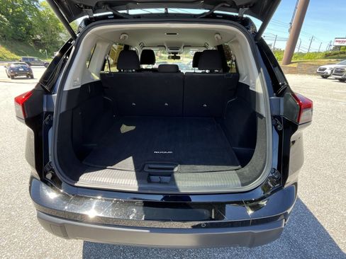 Used 2025 Nissan Rogue SV image 26